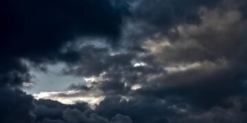 Времето утре, 7 октомври: Силен дъжд, вятър и застудяване в цяла България