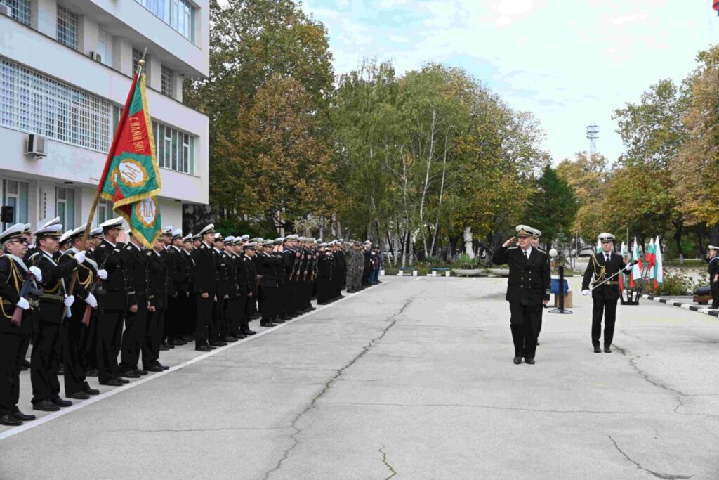 „Военноморските сили отбелязват 60 години от създаването на Школата за водолази с тържествена церемония във Варна“