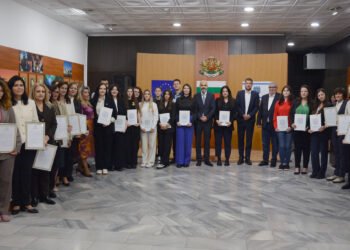 Община Варна присъди наградата „Млад учител“ 2025 на 17 преподаватели от варненски училища и детски градини