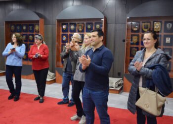 Варненски ученици, покорили олимпиадата по астрономия, с отличие от Община Варна