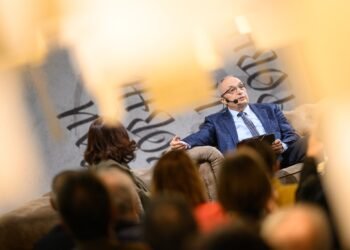 Премиера на „Епохата на революциите“: Иван Костов и Свилен Спасов представиха книгата на Фарийд Закария