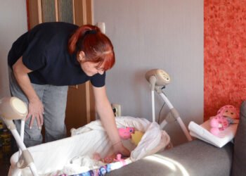 Тя дарява любов вместо кръвна връзка: Варненка е отгледала 30 изоставени деца