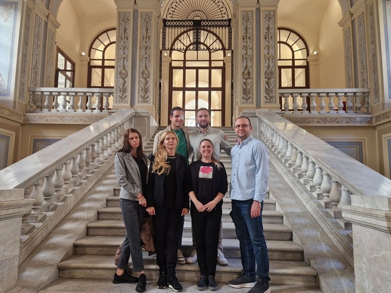 Преподаватели от МУ–Варна по време на визита във Факултета по фармация на Университет Aldo Moro – Бари