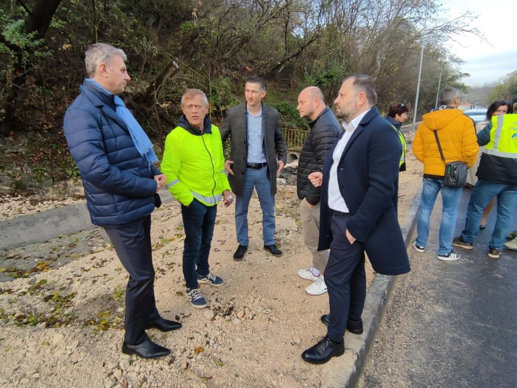 „Ремонтни дейности по пътя Аспарухово–Галата във Варна с частично затворено трасе и подготвяне на инфраструктурата за възстановяване на градския транспорт“