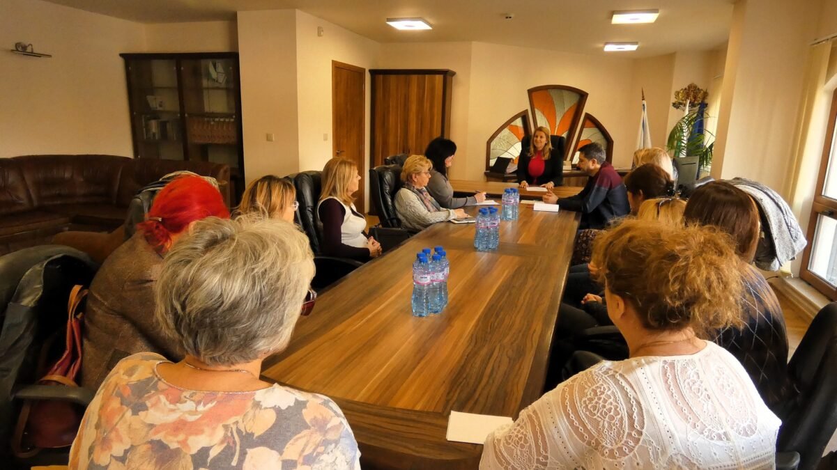 Среща на кмета на район „Одесос“ Янислава Шопова с директорите на детски градини за обсъждане на ремонти и нови задачи.