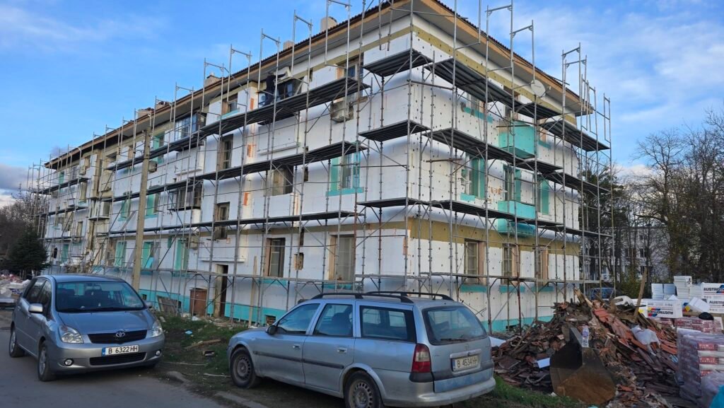 Кметът на Долни чифлик и областният управител представят инфраструктурните и социалните проекти на общината за 2026 година