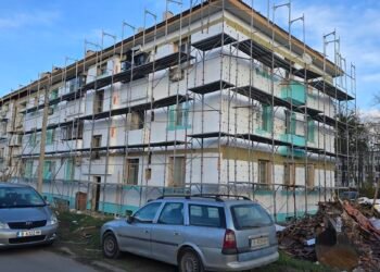 Кметът на Долни чифлик и областният управител представят инфраструктурните и социалните проекти на общината за 2026 година