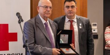 МУ-Варна с отличия по повод 140 годишния юбилей от създаването на БЧК - Варна