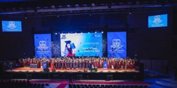 204 нови специалисти по здравни грижи: Випуск 2025 на Медицински колеж – Варна отпразнува своето голямо начало