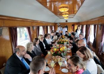 Караджов: Век по-късно, възобновяваме строителството на железопътната връзка между София и Скопие