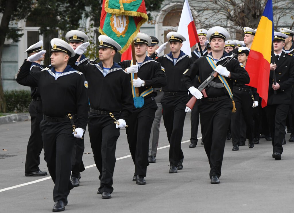 Заместник-кметът Илия Коев и ръководството на ВВМУ присъстват на официалната церемония за Деня на курсантското управление във Военноморското училище във Варна