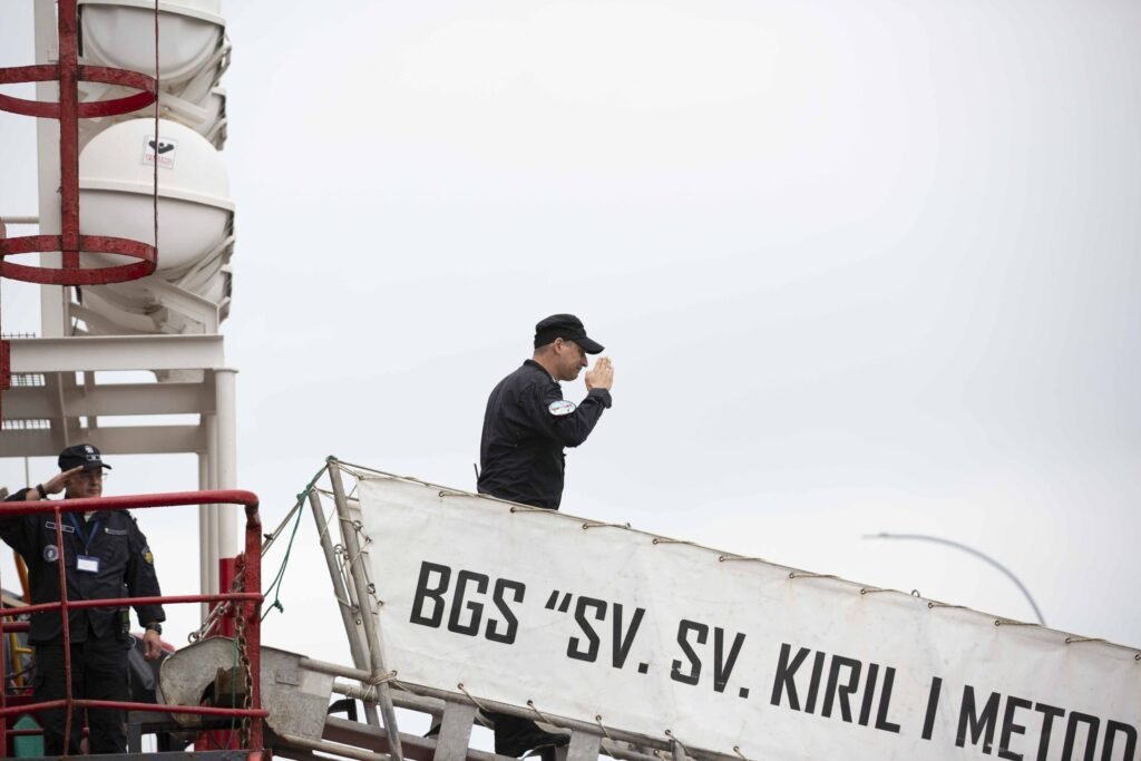 Научноизследователският кораб „Св. св. Кирил и Методий“ НИК 421 във военноморската база Мар дел Плата, Аржентина