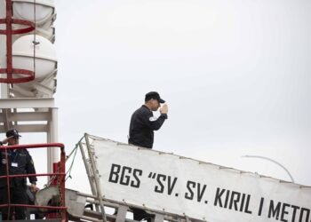 Научноизследователският кораб „Св. св. Кирил и Методий“ НИК 421 във военноморската база Мар дел Плата, Аржентина