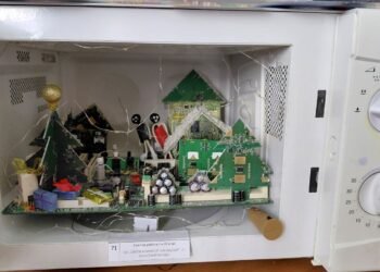 „Коледно селце“ в микровълнова спечели конкурс за ученически проекти от е-отпадъци