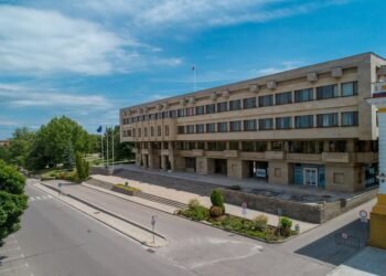 Общински съветници сезираха АДФИ и Сметната палата за съмнения в разходването на средства за чуждестранни командировки в Община Шумен