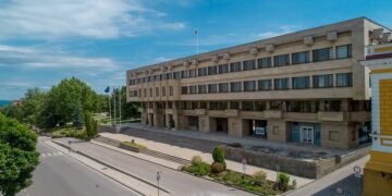 Общински съветници сезираха АДФИ и Сметната палата за съмнения в разходването на средства за чуждестранни командировки в Община Шумен