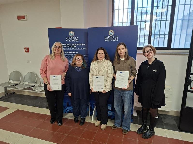 Преподаватели от МУ–Варна по време на „Еразъм+“ мобилност във Факултета по фармация в Бари