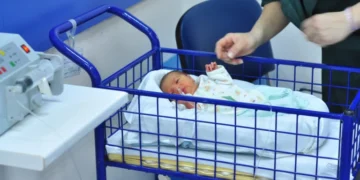 Бебешки креватчета в неонатологично отделение след успешна дарителска кампания