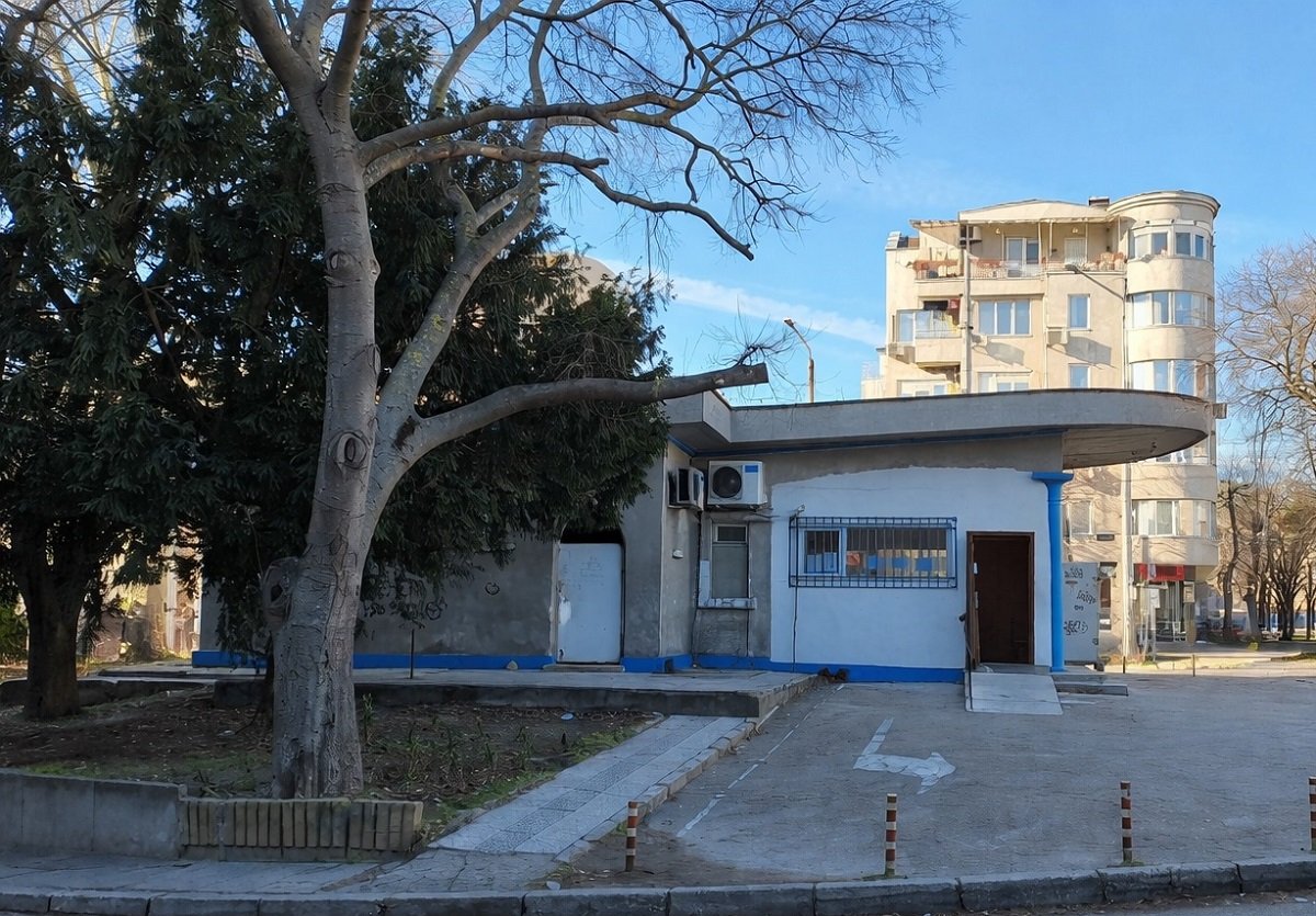 Напомняне за празниците: Централният пункт за карти за градския транспорт ще работи и около Коледа и Нова година