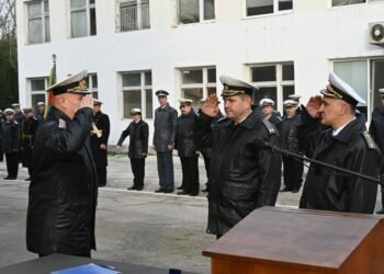 Тържествена военна церемония по предаване на командването на морската вертолетна авиобаза във Варна