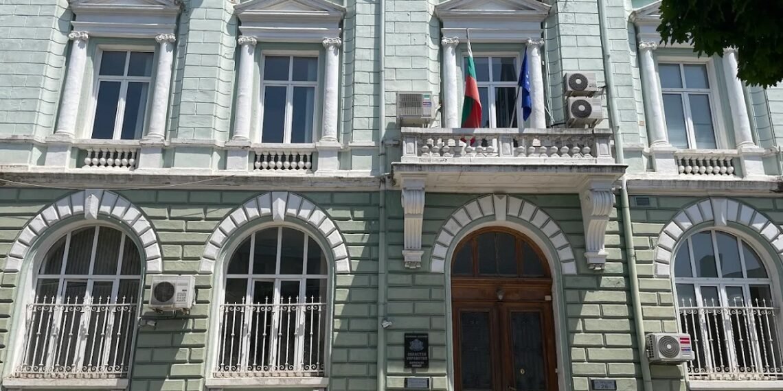 Сградата на Областна администрация – Варна, където се проведоха работни срещи по инициативата „12 стъпки към бъдещето на област Варна“.