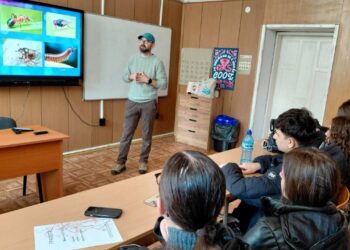 Младежи от Варна се учат да помагат на дивите съседи в квартала