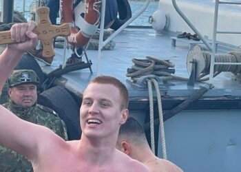 17-годишният Георги Венов спаси Богоявленския кръст във Варна (ВИДЕО/СНИМКИ)