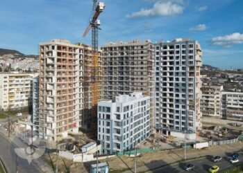 Кадри от птичи поглед на “Морско око” разкриват мащаба на бетонния гигант “Дом Младост”