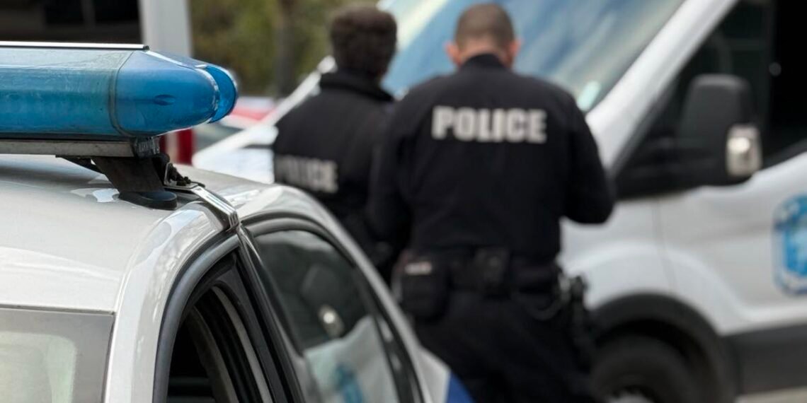 Гражданин от Варна благодари на полицаи за върнати откраднати джанти