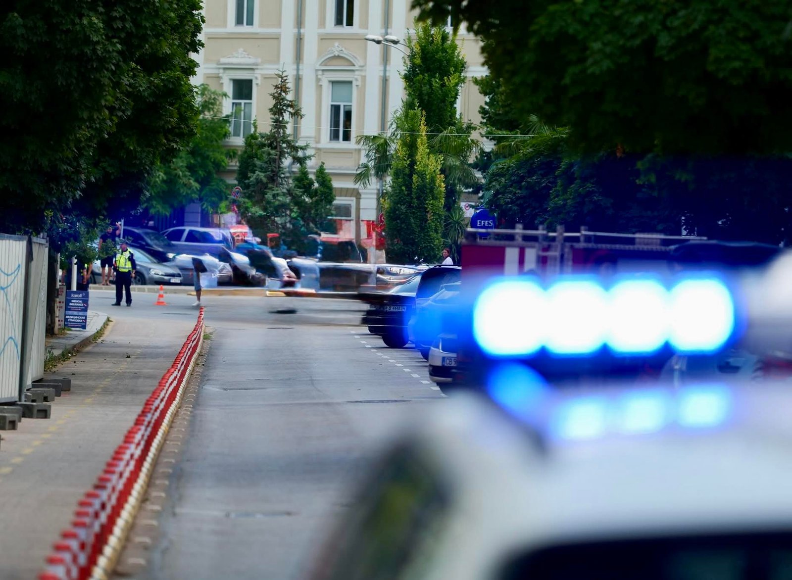 Полицейски служители от Варна при изпълнение на служебни задължения