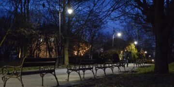 Нощно осветление в Морската градина на Варна след подмяна на лампите