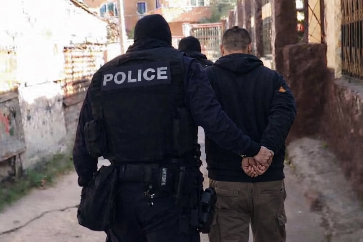 Полицейска операция във Варна, при която са иззети наркотични вещества – марихуана, синтетични канабиноиди и диазотен оксид, по данни на ОДМВР – Варна