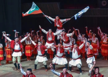 Над 600 прекрасни хора от Клуб за народни танци „Моряците“ ще танцуват „За повече варненчета“, да ги подкрепим!