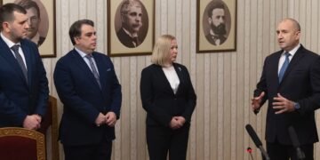 Румен Радев: Партиите в парламента трябва да се ангажират със законови промени, които да повишат доверието в изборния процес