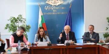 Ръст на ОРЗ и грип: Здравният министър обсъди епидемичната обстановка с директорите на РЗИ