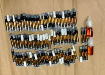 Задържаха деветима за разпространение на вейпове с канабиноиди