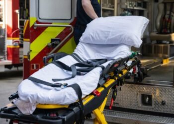 14-годишно момче пострада при пожар на автомобил на бензиностанция край Варна