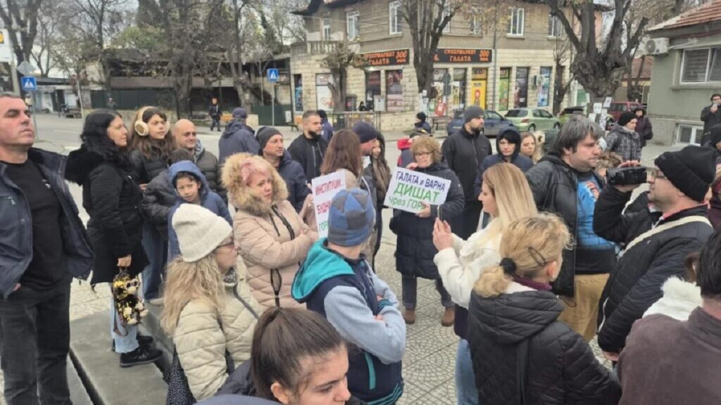 Протест на жители на район Аспарухово срещу застрояването и унищожаването на зелени площи