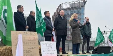 Евродепутатът от “Европа на суверенните нации” Станислав Стоянов се присъедини към протеста срещу сделката с Меркосур