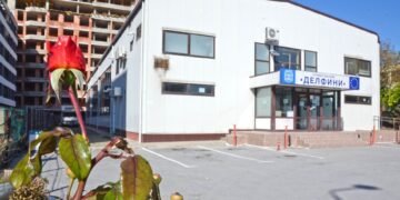 Започва първото за 2026 г. начално обучение по плуване за деца на басейн „Делфини“