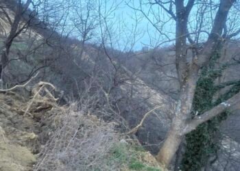 Активирано свлачище доведе до авария в канализационен колектор край с. Каменар