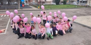 „Не на тормоза!“: Ученици от ОУ „Константин Арабаджиев“ – Варна се обединиха в Деня на розовата фланелка (СНИМКИ)