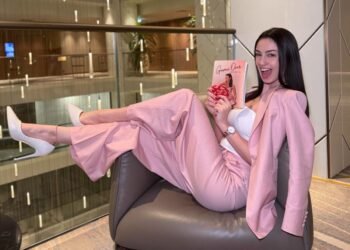 Очарователната Кити от Варна събра в книга мотивиращи съвети към младите момичета