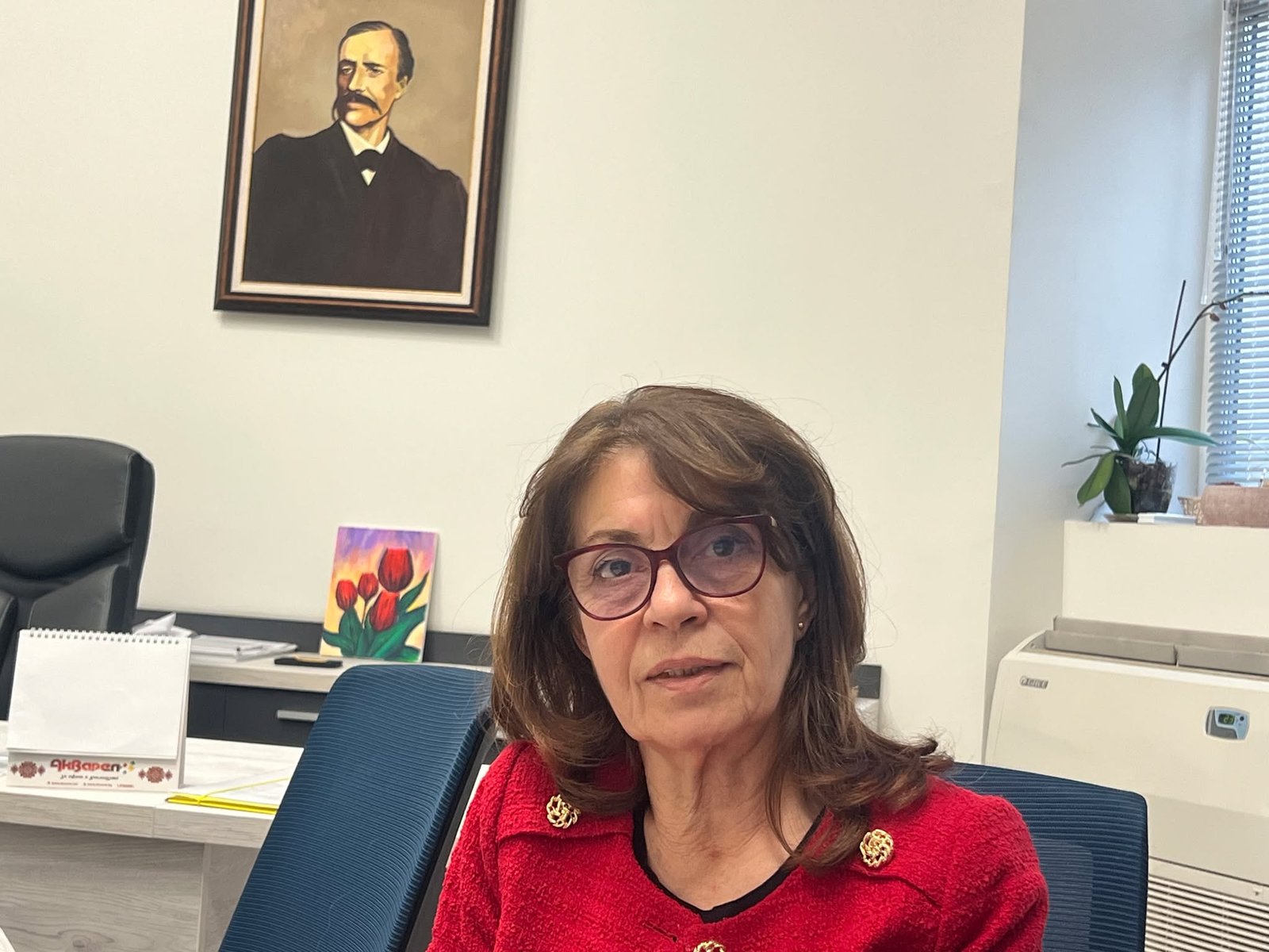 директор Жечка Георгиева във Варненската търговска гимназия