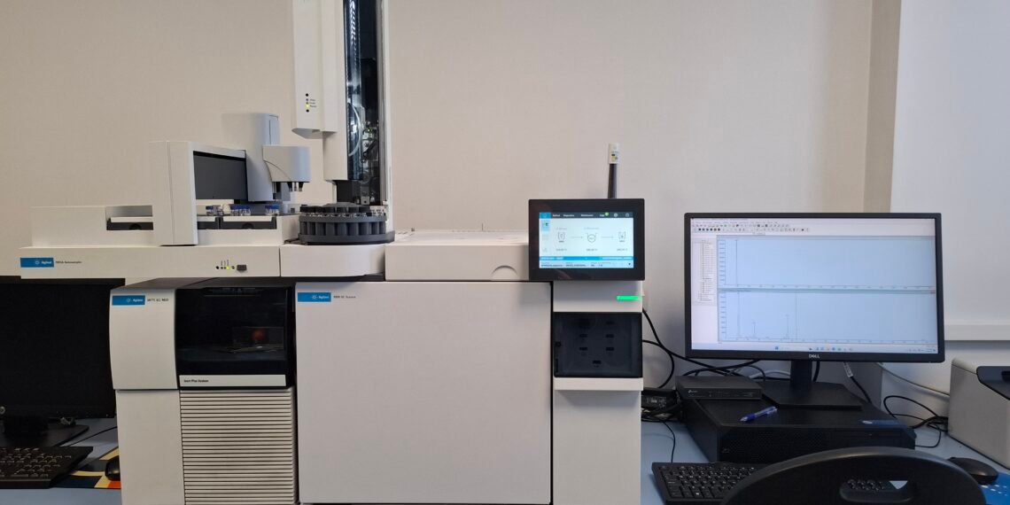 Агенция „Митници“ успешно финализира проект за модернизация на лабораторното оборудване