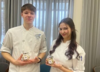 Артур Попов от ВУМ – Варна съчета иновация и традиция в овкусен курут – азиатски сушен млечен продукт (ВИДЕО)