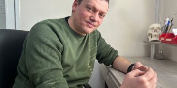 Зад всяка красива усмивка стои невидим майстор: Историята на зъботехника Марин Дунев от Варна (ВИДЕО)