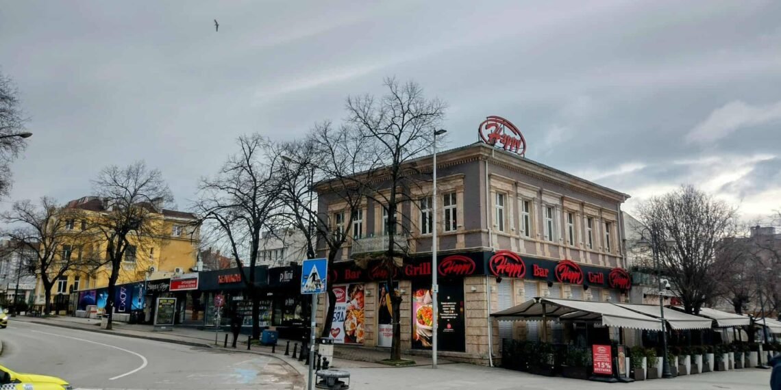 Централната част на Варна по бул. „Княз Борис I“, където предстои разглеждане на проект за нова сграда