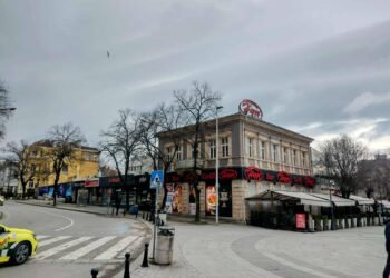 Централната част на Варна по бул. „Княз Борис I“, където предстои разглеждане на проект за нова сграда