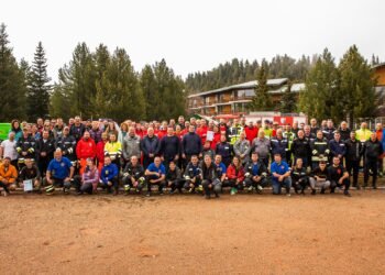 Доброволци от Националната асоциация на доброволците в Република България (НАДРБ) по време на спасителна акция